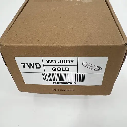 Journee Collection Judy Ruffled Flats in Gold Size 7W MSRP $70