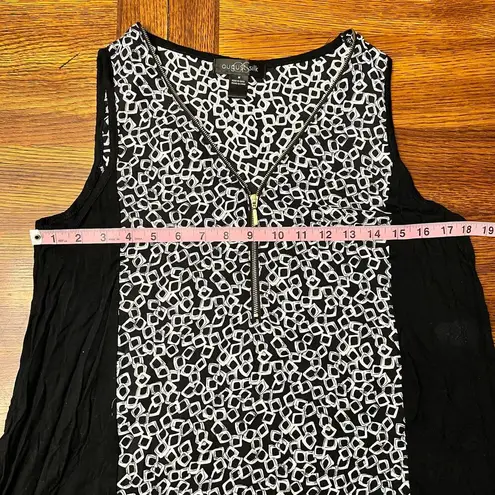 August Silk Zipper Front Geometric Black & White Tank Size Medium Lightweight