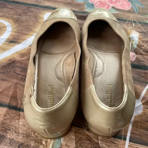 BeautiFeel Tan and Cream Flats Elegant Loafers Size 7