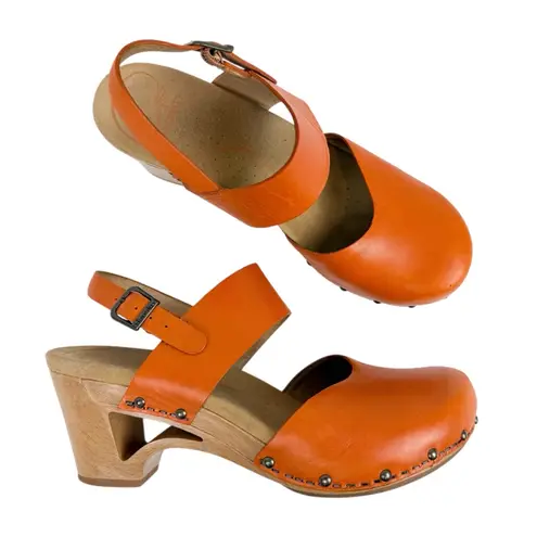 Dansko Thea Clogs Orange Leather Wooden Platform Clog Sandals Size 39/ US 8.5