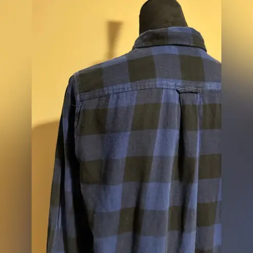Label of Graded Goods Preloved Blue and Black Button Down Plaid shirt size 8