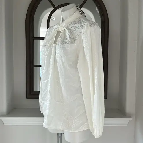 Status by Chenault Jacquard Twist Neck Blouse in Off White, Size L New w/Tag White Size L