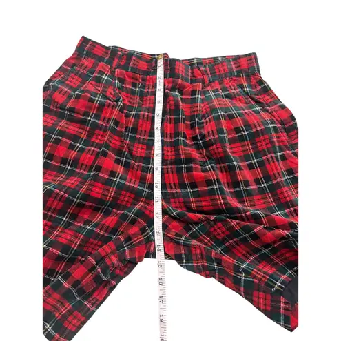 Vintage Sarah English women's red and green plaid corduroy shorts size 10
