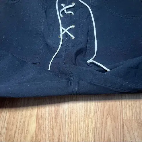 Gloria Vanderbilt Cropped Capri Pants Womens 8 Embellished Black Lace-Up Tie Y2K