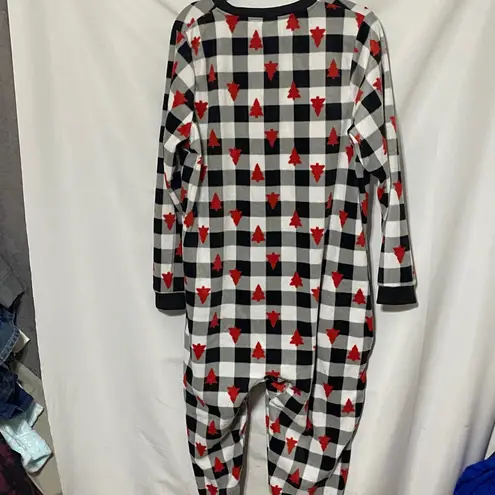 MERRY MOMENTS ONE PIECE CHRISTMAS PAJAMAS POCKETS UNISEX SIZE LARGE POCKETS Black