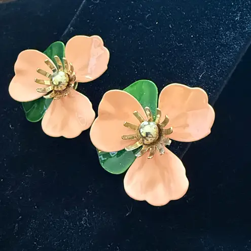 Sarah Coventry Vintage Tahitian Flower Peach Green Enamel Petals Clip Earrings Orange