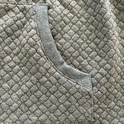 Ruby Rd Gray Quilt Look Vest with Drawstring at Waist Size Large EUC