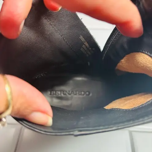 Bernardo Helene Black Antique Calf Leather Women’s Ankle Boots Size 7 Medium