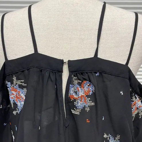 Ro & De NWT Black Strappy Floral Embroidered Open Shoulder Top Size Medium