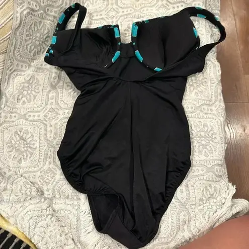 MiracleSuit - WOMENS SWINSUIT SIZE 12
