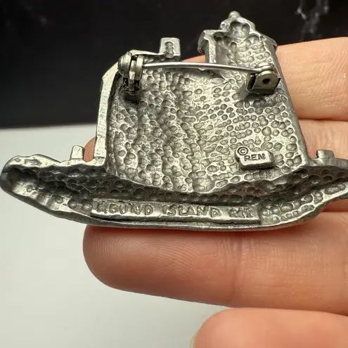 REN Round Island MI Lighthouse Brooch Brooch Pin Pewter Silver Tone Signed