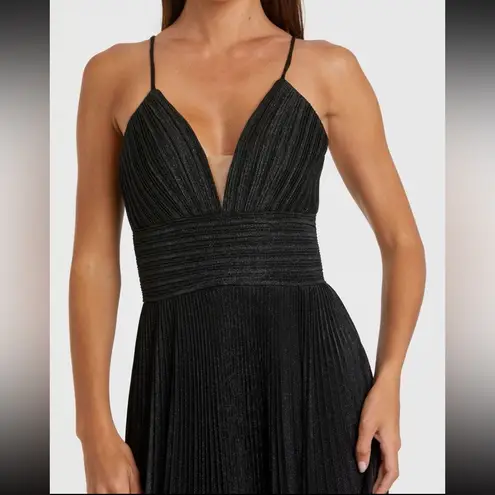 Mac Duggal New Shimmer Pleated Plunge Neck Criss Cross Back Black Gown Sz 0