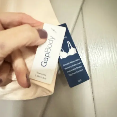 Gap 🆕  Body T-shirt Bra Cream Bra 32C NWT