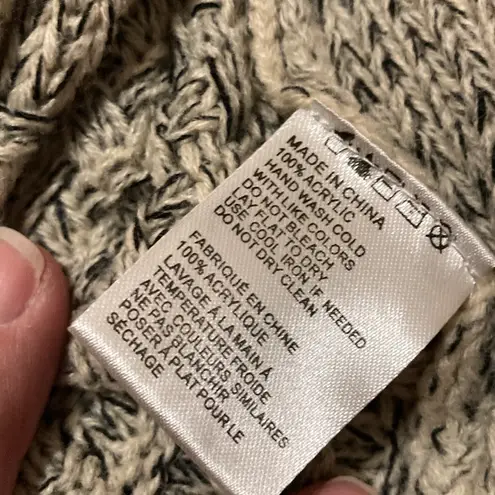 Lovemarks   Women's  Sweater size L