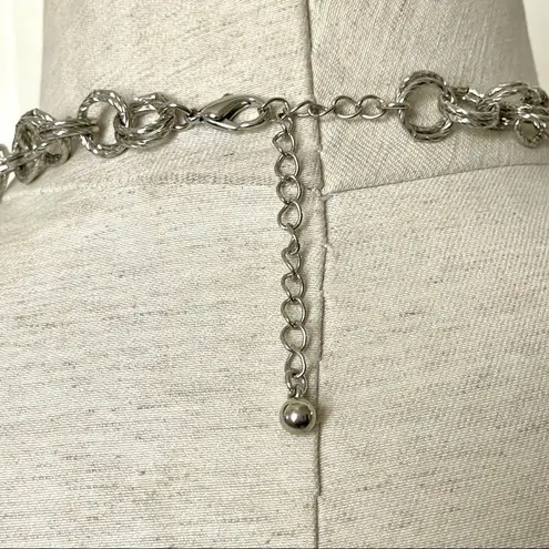 Silver tone chain link necklace