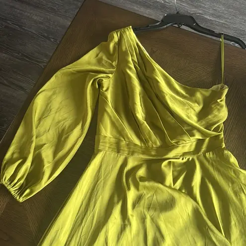 Mac Duggal Green High Low One Shoulder Flowy Gown, Size 8, $258