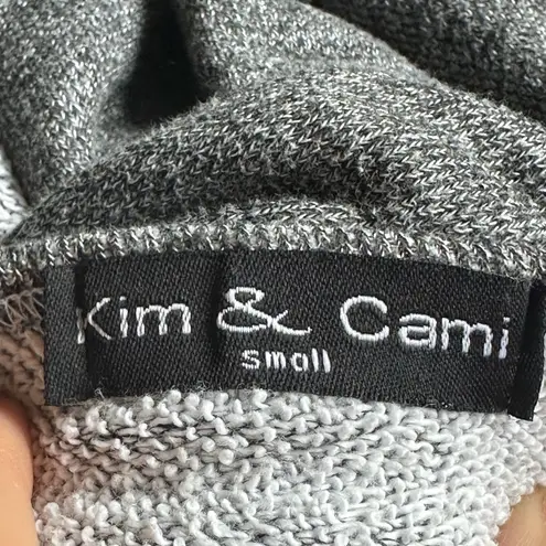 KIM & CAMI Gray Shark Bite Asymmetrical Hem kangaroo pocket..Sweatshirt Sz S