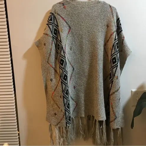Love by Design Super Soft Oversized Fringe Kimono! button armholes