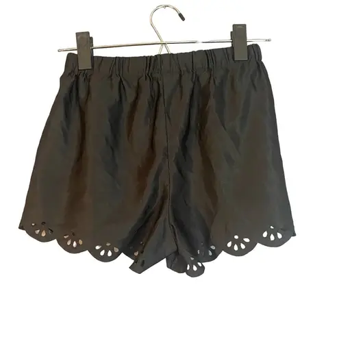 Kirra Black Scalloped Lace Trim Lightweight Casual Shorts Women Sz XS