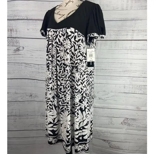 Perceptions Dress Womens 16 Black White Floral Short Sleeves V Neck Knit NEW $60