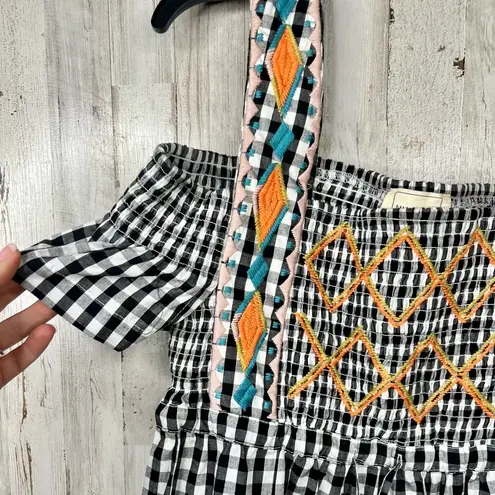 Sand & Spirit Black White Checkered Off