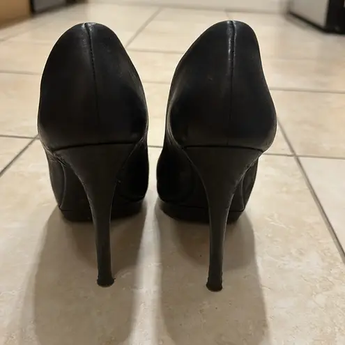 Brian Atwood black pumps