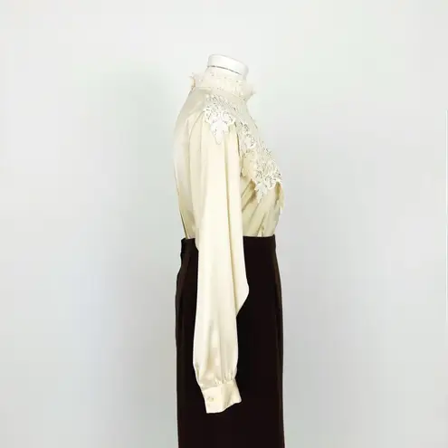 Vintage 90’s Sheer Satin Blouse with Lace in Cream | Size M Size M