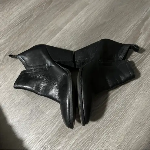 Dolce Vita DV Black Leather Side Zip Block Heeled Booties Size 9