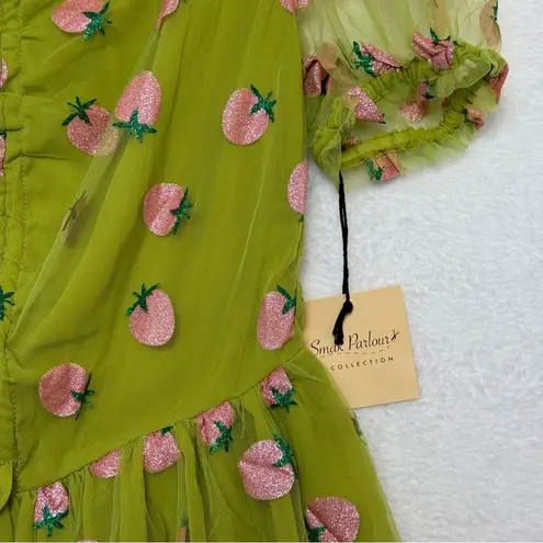 Unique Vintage NWT Smak Parlour Medium 6-8 Avocado Strawberry Print Flare Dress