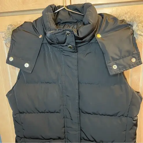 Talbots  Petites Black Puffer Vest With Removable Faux Fur Hood Size Small