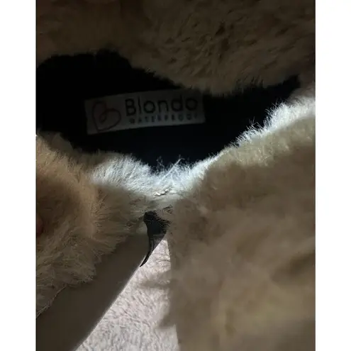 Blondo Boots Women’s 8M Beige Waterproof Suede Sneaker Faux Fur Lined #B3496295