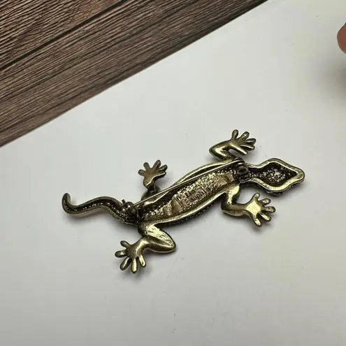 Lia Sophia Rhinestone Lizard Reptile Brooch Pin Gold Tone