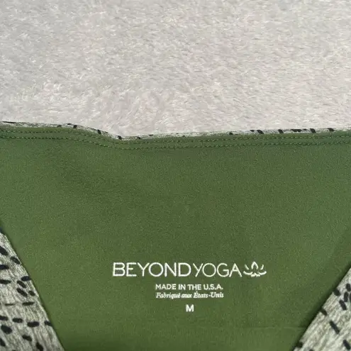 Beyond Yoga Leggings Medium Green Jungle Fern High Waist Soft Cozy Activewear