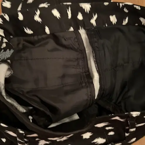 Pink Tartan Black & white pants w/ belt loops, front & back pockets Size 8