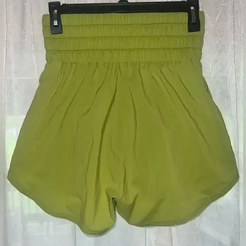 Nike Women's  Dri-FIT One Ultra High-Waisted Shorts size medium