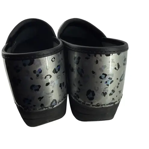 Dansko Women's XP 2.0 Grey Leopard Patent Leather Nursing Clogs