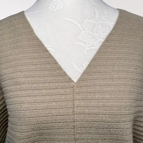 T Tahari Ribbed Short Dolman Sleeve Sweater V-Neck XS