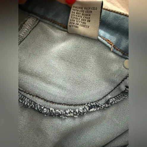 TRACTR Lt Blue Denim Cropped Cuffed Box Jeans Womens Mid