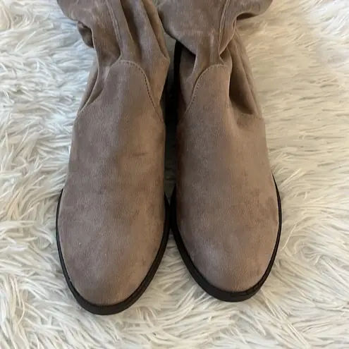 Unisa Adivan Over the Knee pull on Boots in taupe size 7.5 M