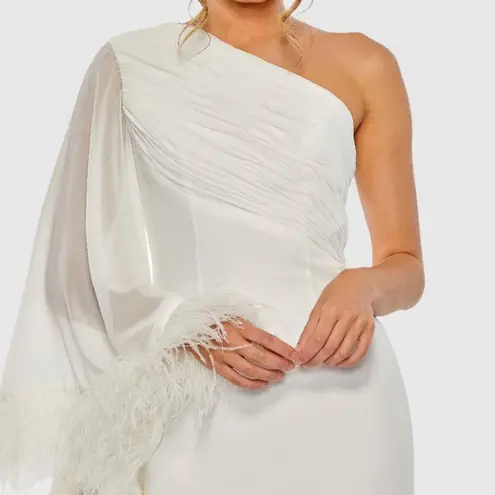 Mac Duggal IEENA FOR White Feather Cuff One Shoulder Ruched Gown NWT size 2
