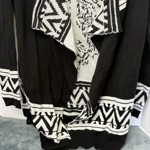 Material Girl Open Front Cardigan Black/White Aztec Tiger Women’s Size Small Black