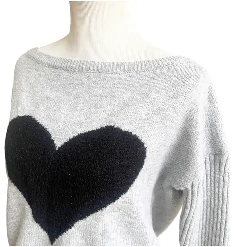 Boutique Heart Pullover Sweater Size XL Black Gray Scoop Neck Cabin Fall Comfy