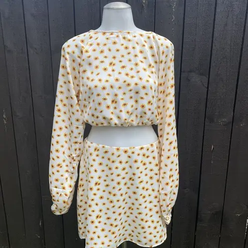 We Wore What Womens Lined Mini Skirt Size Med Ditsy Daisies Cropped Top S/P