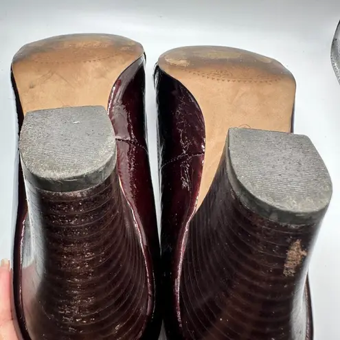 Isola Tara Kilted Buckle Patent Leather Block loafer Heels Burgundy Women's Sz 8