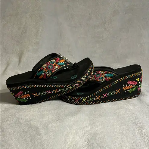 Montana West Embellished Black Sandals Size 7
