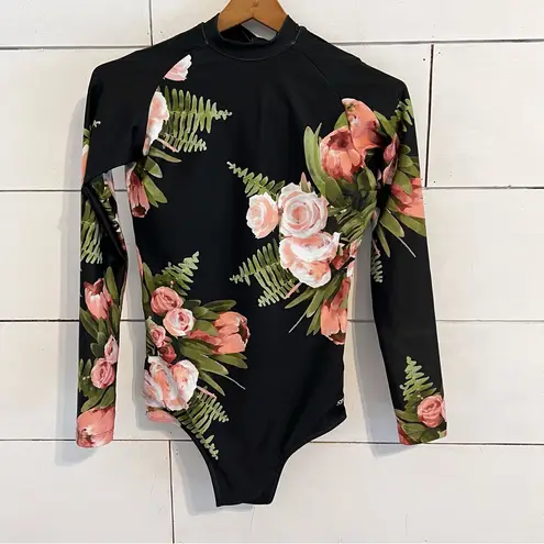 ALBION FIT Albion Carolina Long Sleeve One Piece. Size Small. Excellent Used Condition.