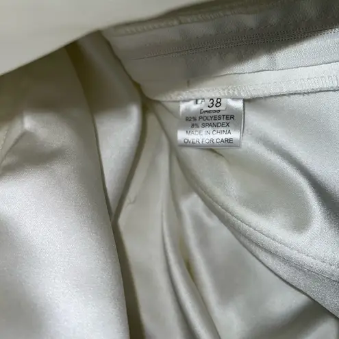 None Beautiful New Boutique Wedding Gown from the U.K.