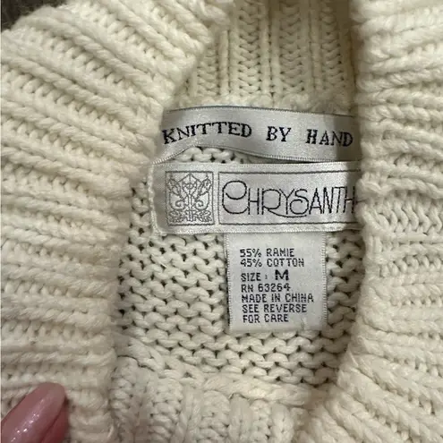 Vintage Hand Knit Chrysanthemum Sweater Womens White Floral Pink Purple Flowers Size M