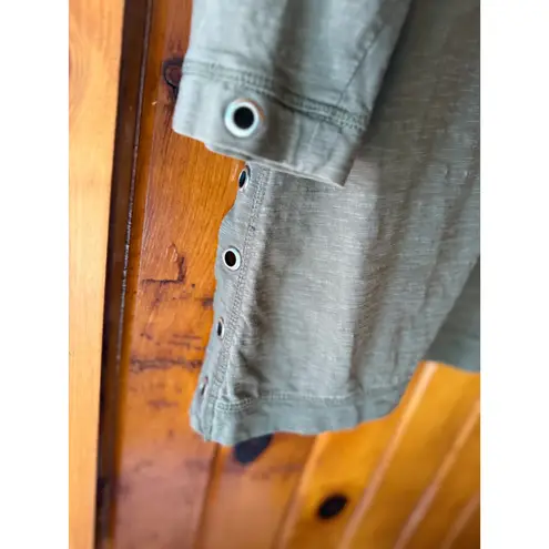 August Silk August Silk Womens Top Medium Olive Green V Neck Eyelet Casual