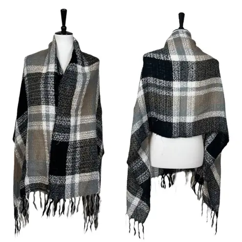 Blanket Scarf Wrap Shawl Oblong Fringe Black Tan White Plaid Women’s One Size